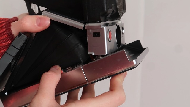 Amazon.com : Polaroid SX-70 Sonar OneStep – Refurbished Instant